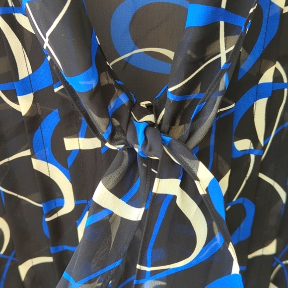 Chaps Black Blue White Sheer Button Front Blouse Size XL - Picture 6 of 9